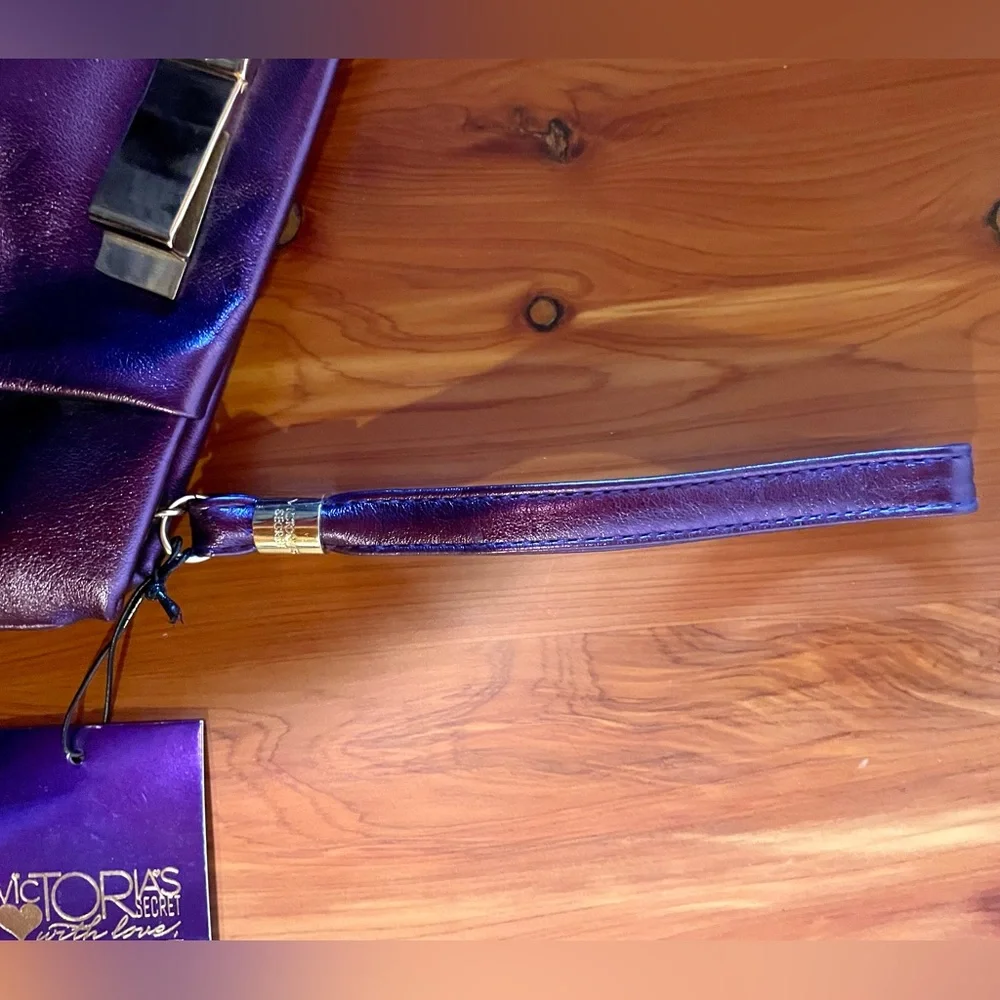 NWT Victoria's Secret Purple Clutch Wristlet with Gold Bow - Picture 4 of 4